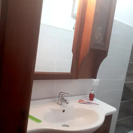 With 3 Bedrooms In San Giovanni With Furnished Balcony And Wifi 5 Km From The Beach Appartamento