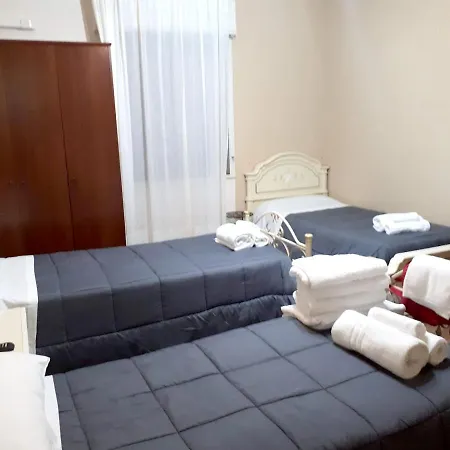 With 3 Bedrooms In San Giovanni With Furnished Balcony And Wifi 5 Km From The Beach * Villa San Giovanni